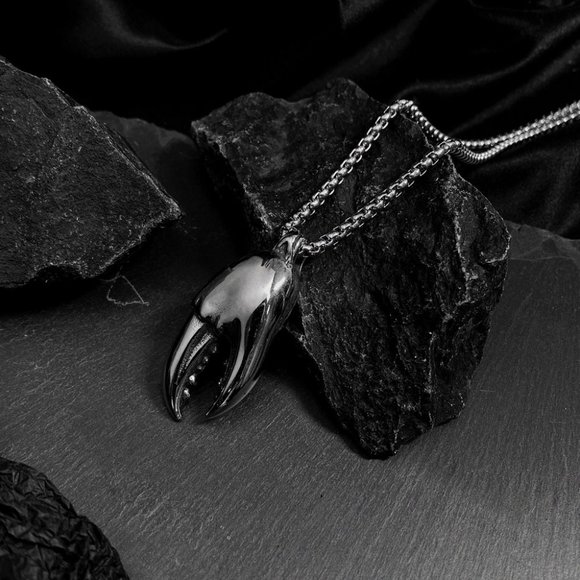 men crab claws necklace - Picture 3 of 5
